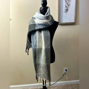 Lucky Brand Plaid Blanket Scarf